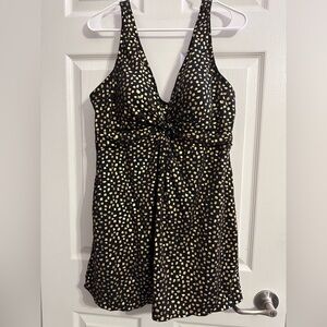 Swim 365 Women's Plus Size
Twist-Front Swim Dress